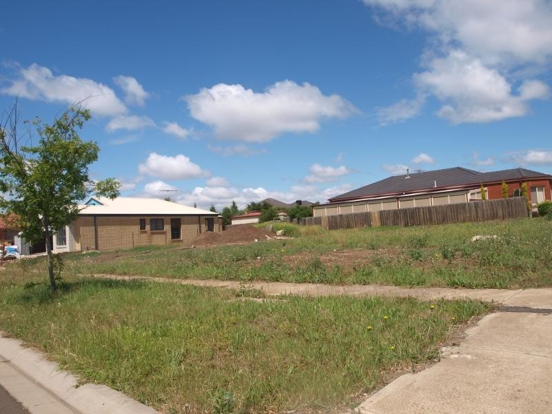 5 Trentwood Avenue, Melton West VIC 3337