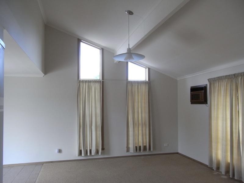 17 Greenhills Drive, Kurunjang VIC 3337
