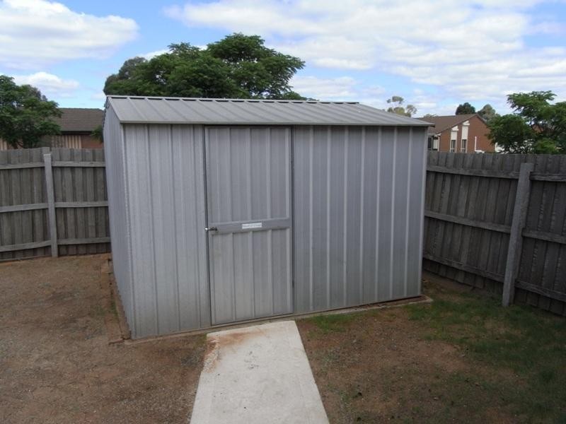 17 Greenhills Drive, Kurunjang VIC 3337