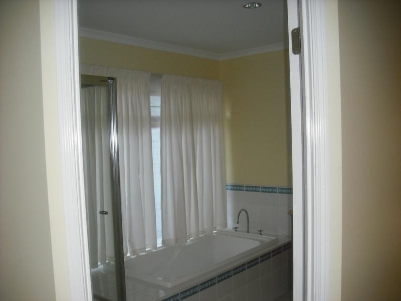 6 Alderstead Place, Caroline Springs VIC 3023