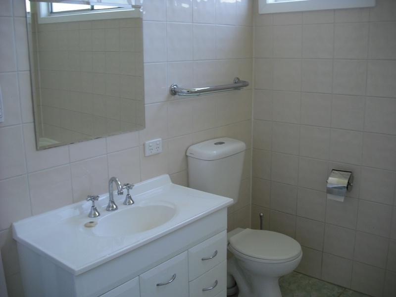 8 Exford Road, Melton South VIC 3338