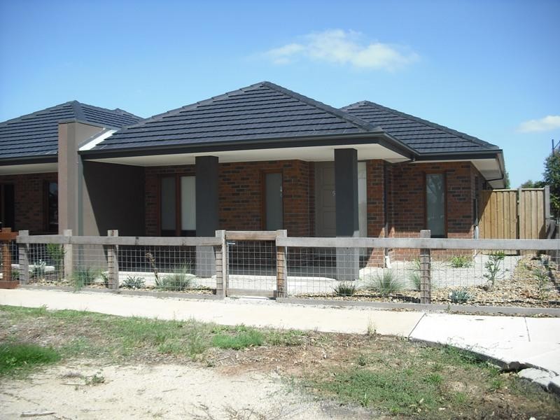 5 Castlemaine Walk, Eynesbury VIC 3338