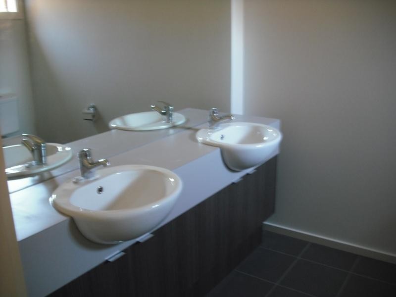 5 Castlemaine Walk, Eynesbury VIC 3338