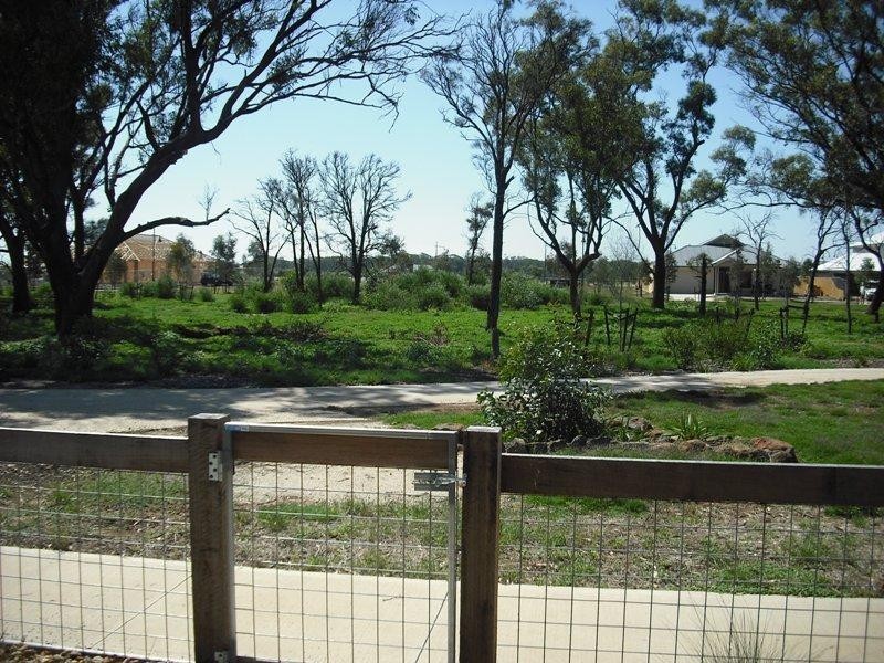 5 Castlemaine Walk, Eynesbury VIC 3338