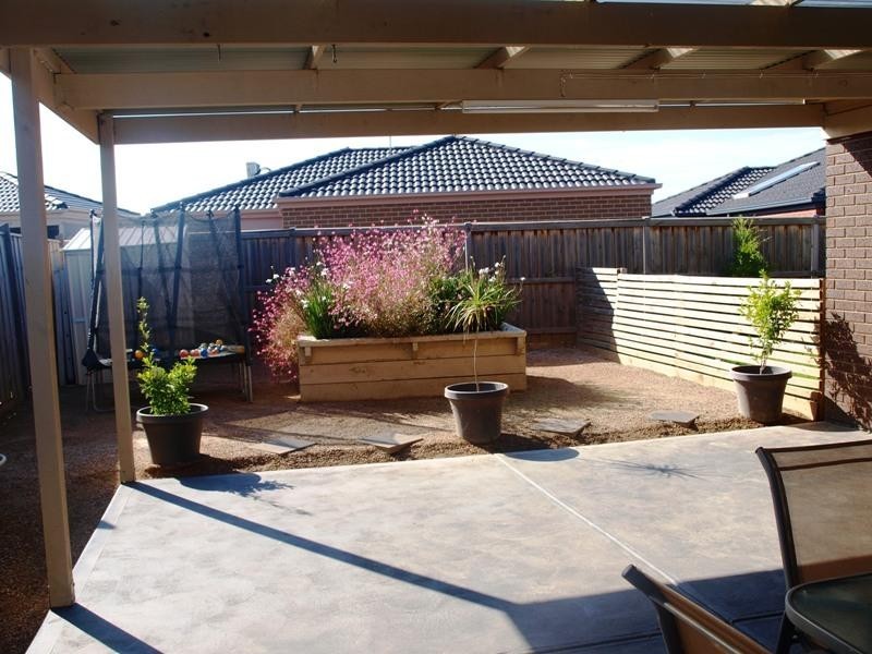 2 Rosemont Rise, Melton West VIC 3337