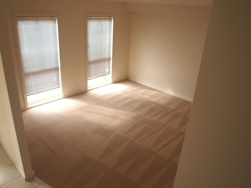 5 Kim Lane, Melton West VIC 3337