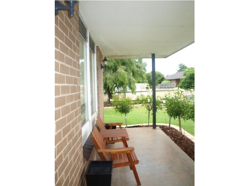 2 Emil Court, Melton VIC 3337