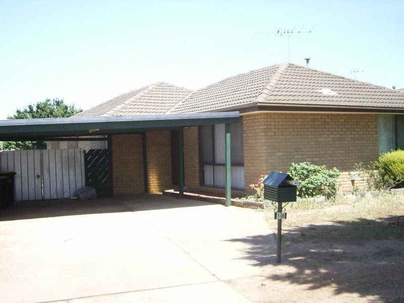 18 Nimmo Crescent, Melton VIC 3337
