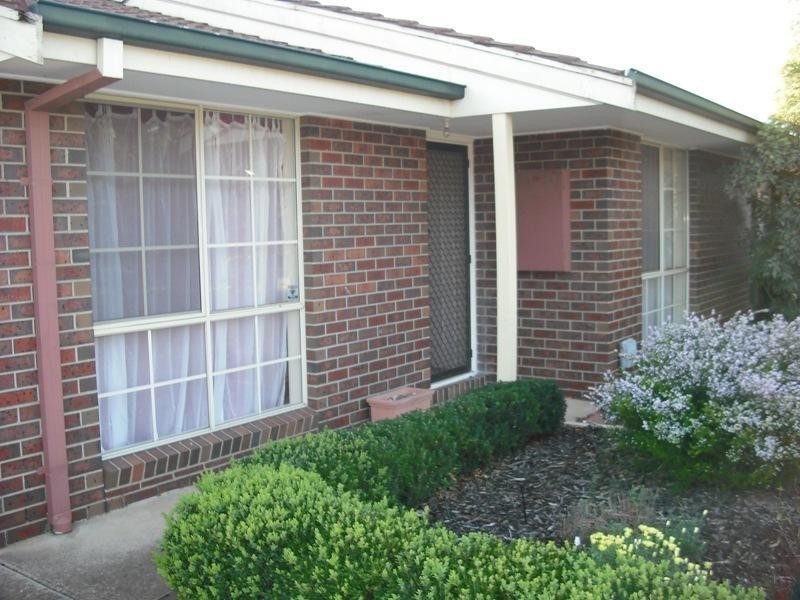 Unit 1/35 Wickham Street, Melton South VIC 3338