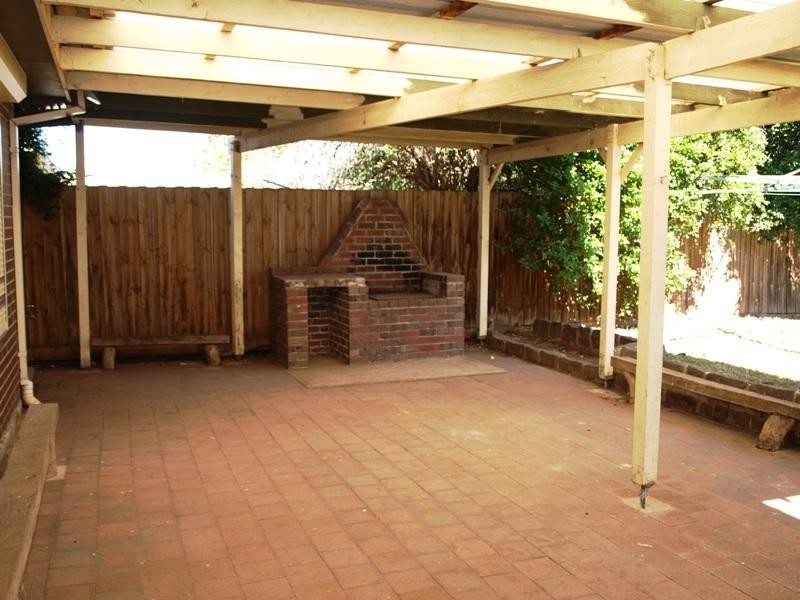 6 Blackwood Drive, Melton VIC 3337