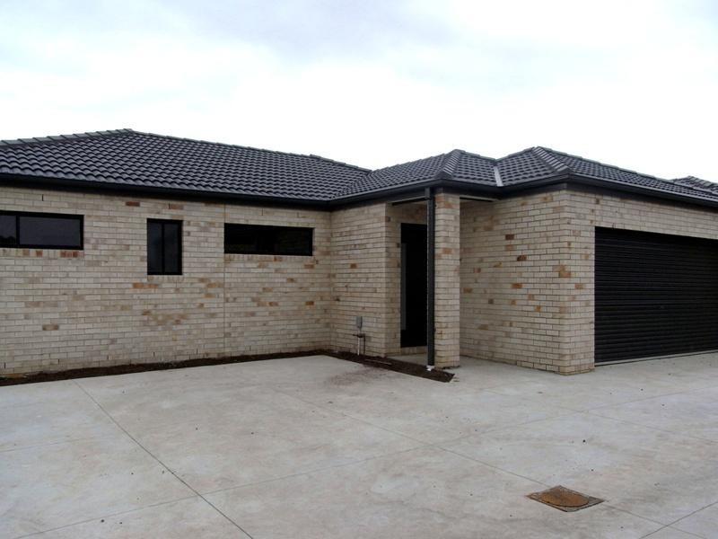 Unit 12/21 Lakewood Blvd, Melton VIC 3337