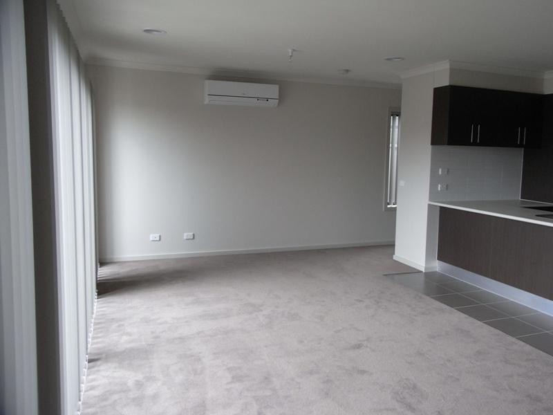 Unit 12/21 Lakewood Blvd, Melton VIC 3337