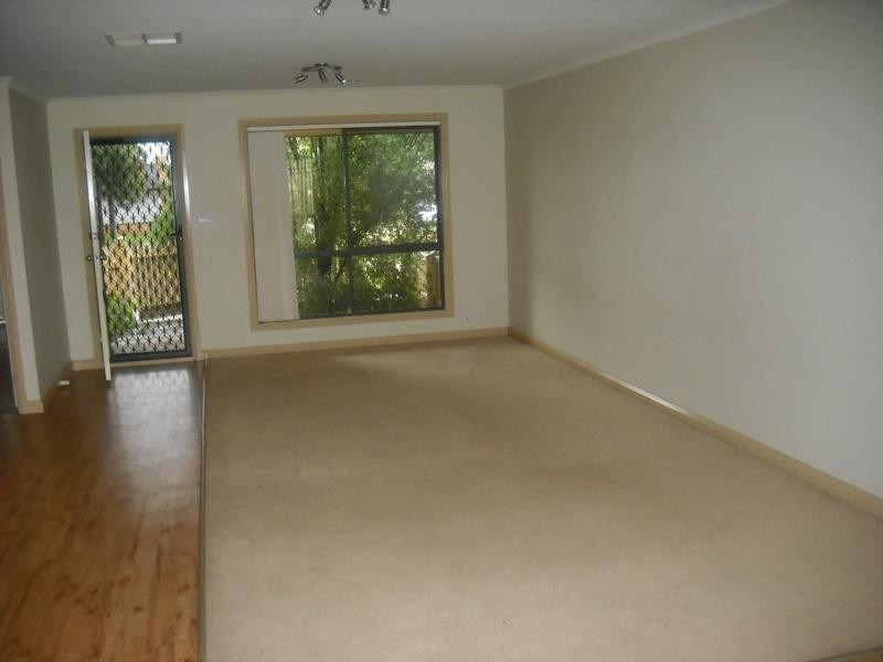 Unit 3/4 Euroa Walk, Melton VIC 3337