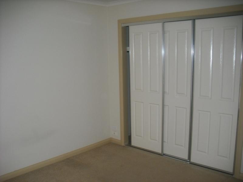 Unit 3/4 Euroa Walk, Melton VIC 3337