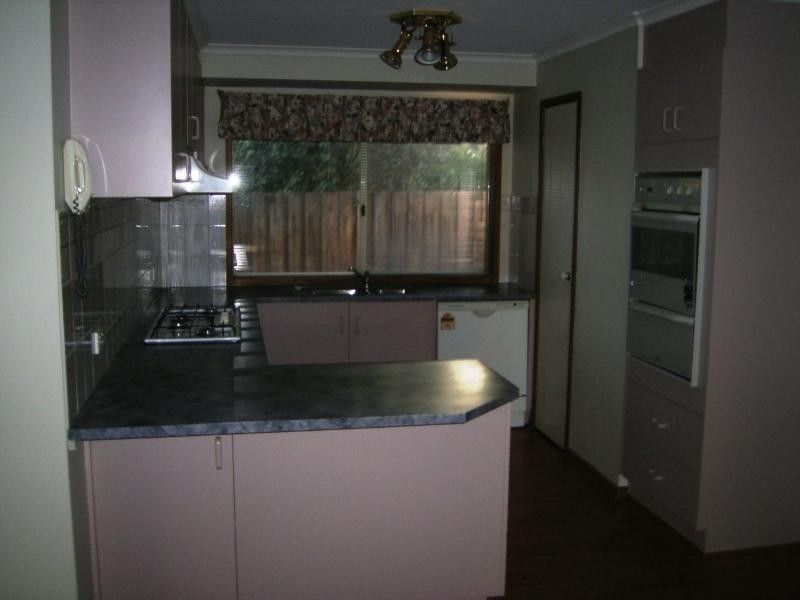 2 Deanswood Place, Brookfield VIC 3338