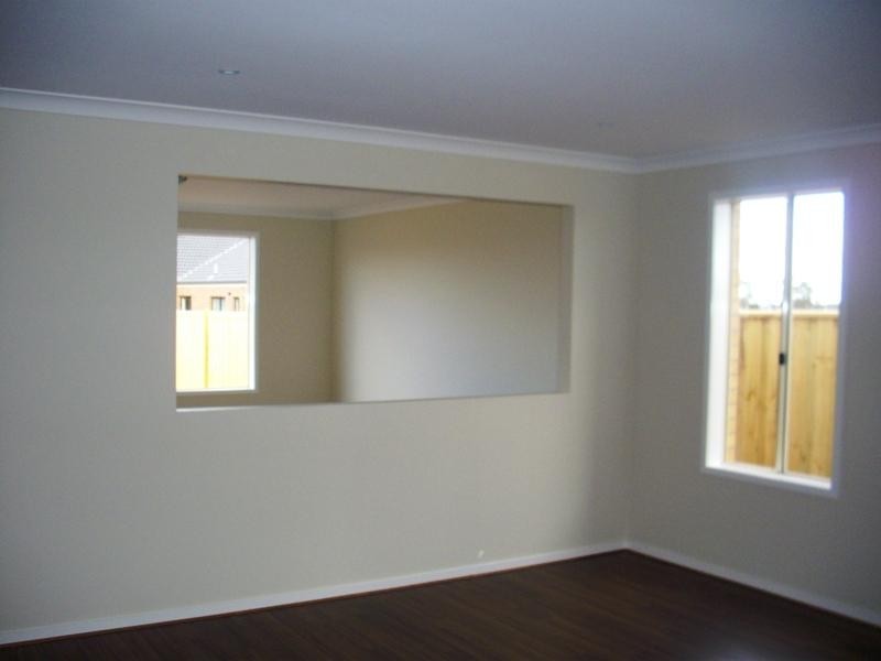 10 Barley Grass Crescent, Brookfield VIC 3338
