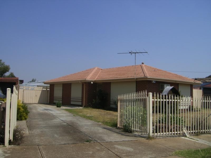 64 Hume Avenue, Melton South VIC 3338