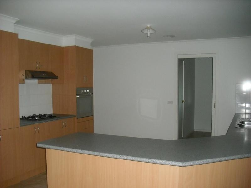 11 Woodland Rise, Melton West VIC 3337