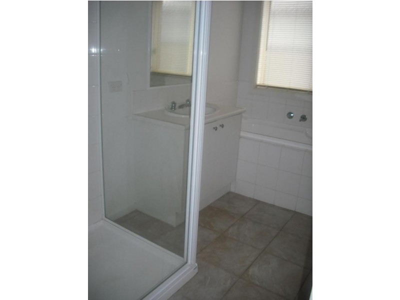 11 Woodland Rise, Melton West VIC 3337