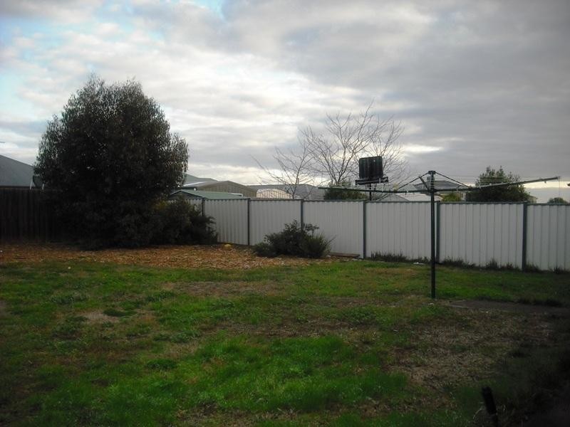 11 Woodland Rise, Melton West VIC 3337