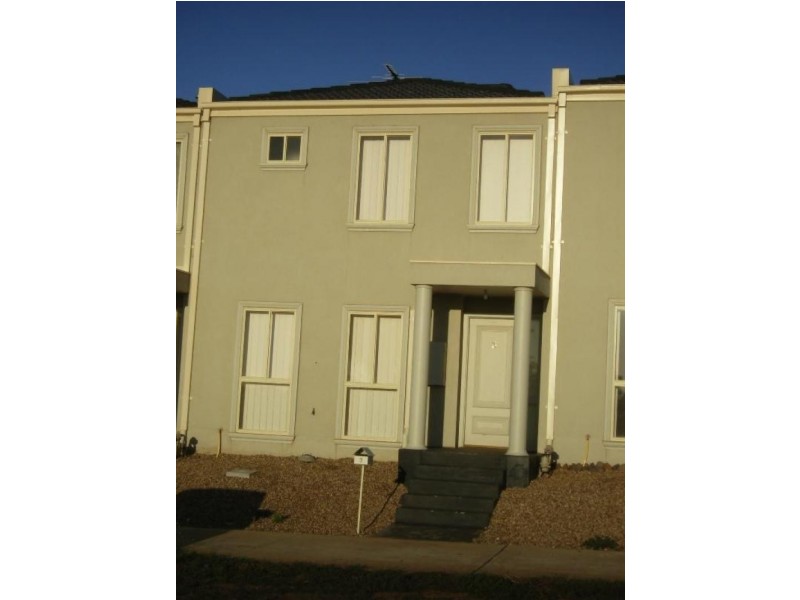 3 Kim Lane, Melton West VIC 3337