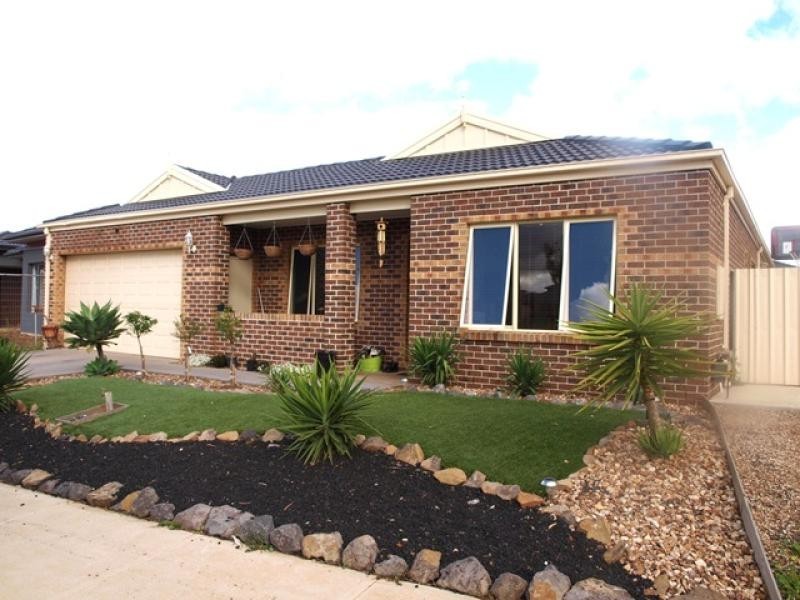 7 River Views Road, Melton West VIC 3337