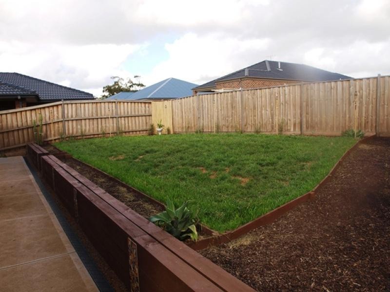 7 River Views Road, Melton West VIC 3337