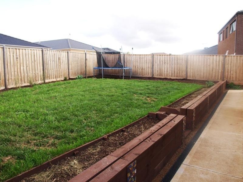 7 River Views Road, Melton West VIC 3337