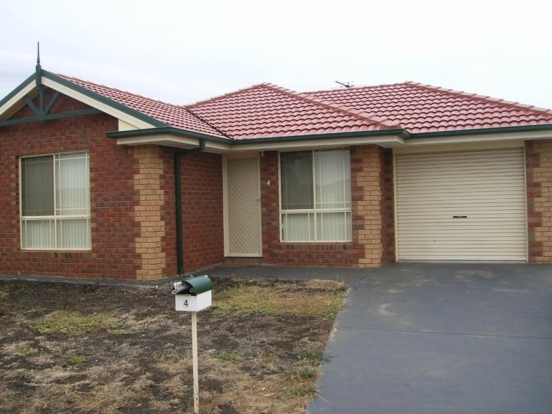 4 Thomasz Place, Kurunjang VIC 3337