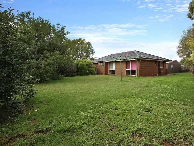 5 Peart Court, Melton VIC 3337