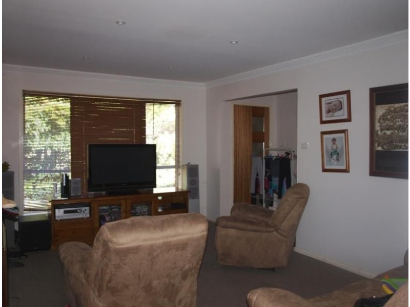 2 Quail Crescent, Melton VIC 3337