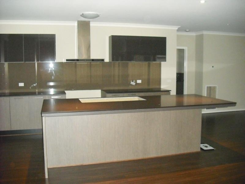 19 Carissa Road, Brookfield VIC 3338