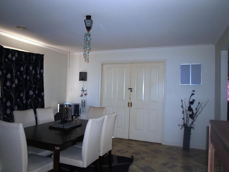 23 Darlingsford Blvd, Melton VIC 3337