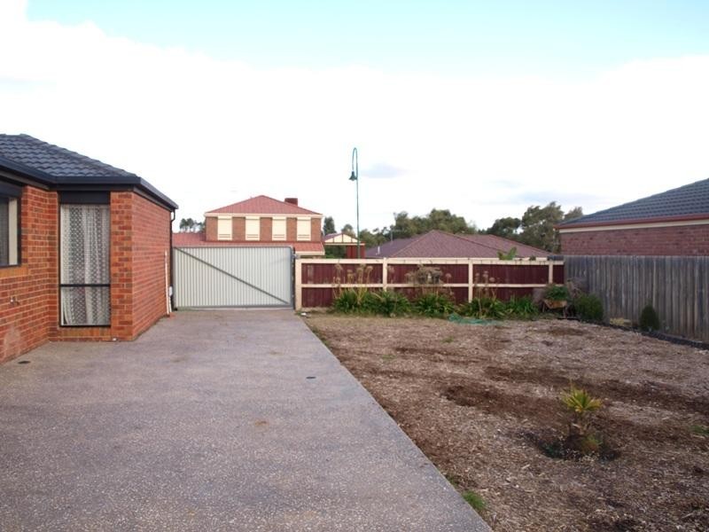 23 Darlingsford Blvd, Melton VIC 3337