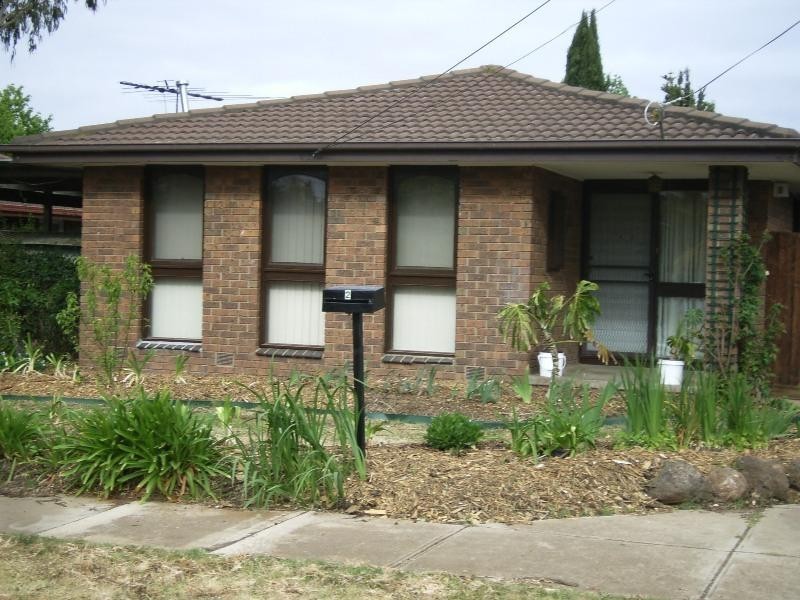 2 Eaton Street, Melton South VIC 3338