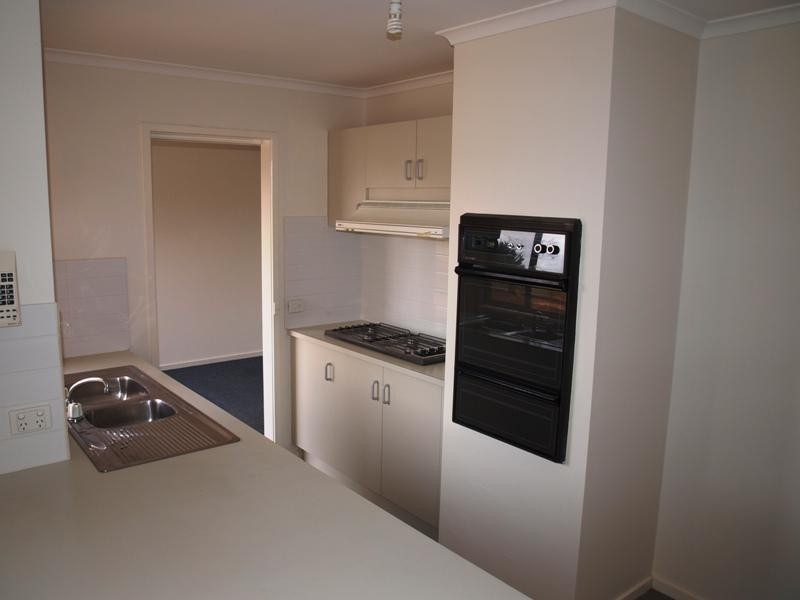 Unit 1/48 Hilton Way, Melton VIC 3337