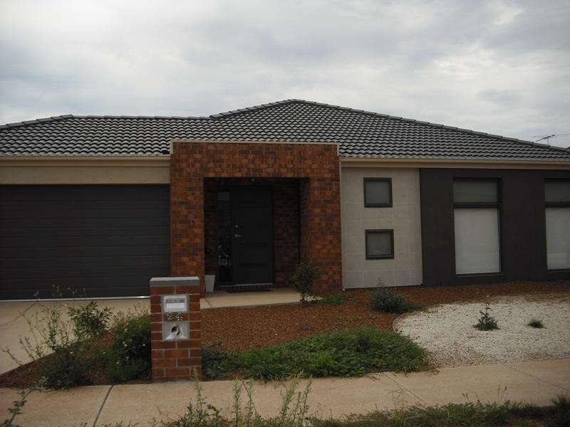 24 Ironbark Way, Brookfield VIC 3338