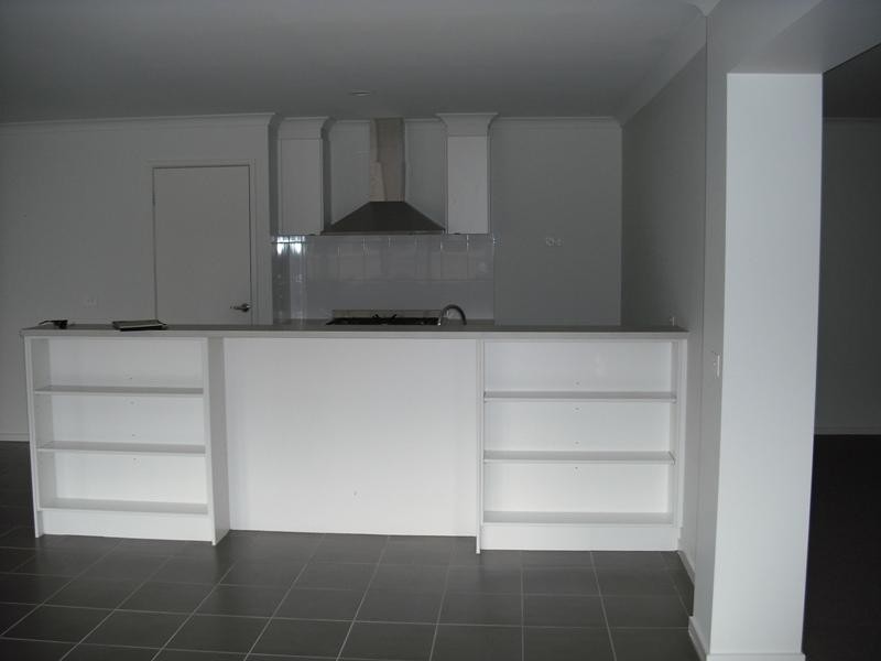 24 Ironbark Way, Brookfield VIC 3338