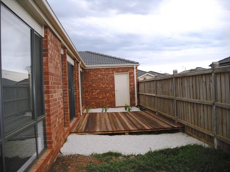 24 Ironbark Way, Brookfield VIC 3338