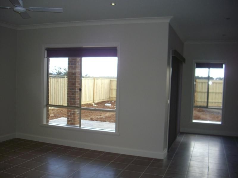 53 Gallery Avenue, Melton West VIC 3337