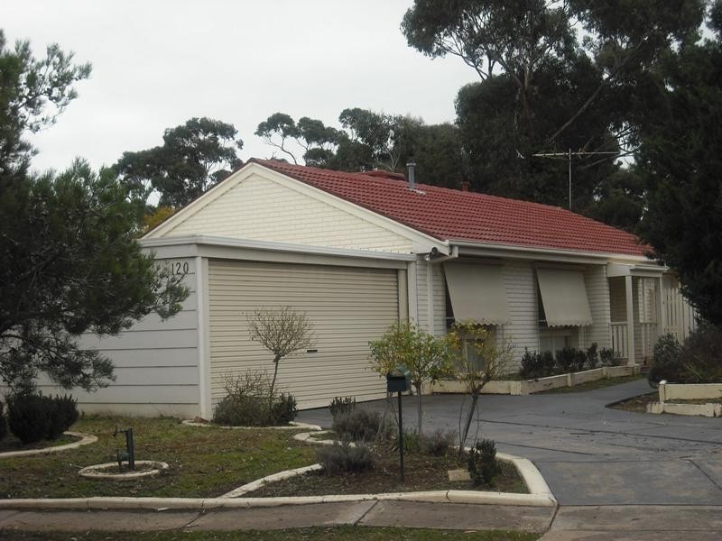 120 Hilton Way, Melton West VIC 3337