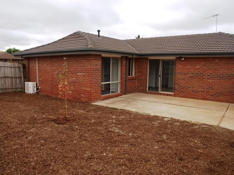 48 Hilton Way, Melton VIC 3337