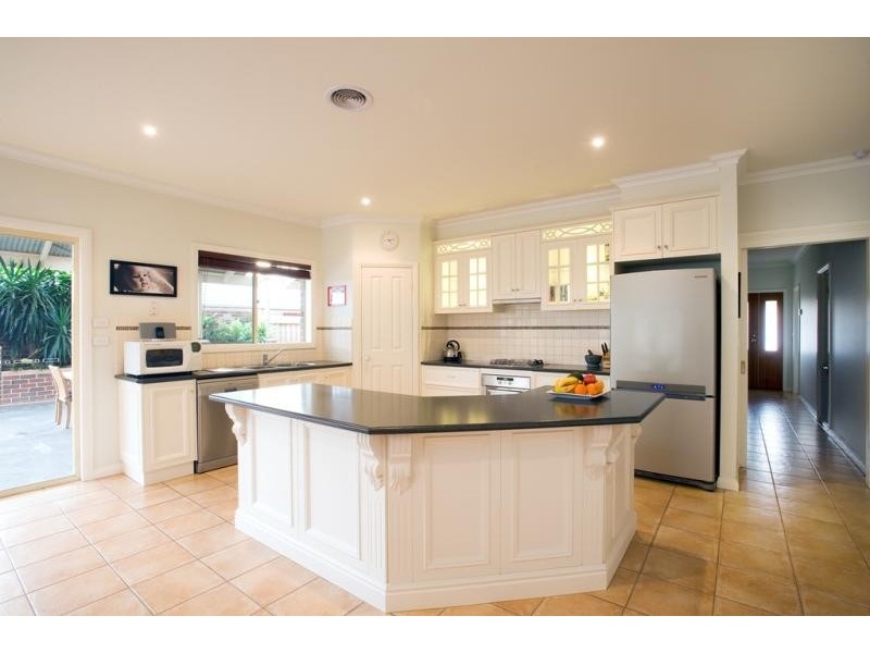 4 Drummond Court, Melton VIC 3337