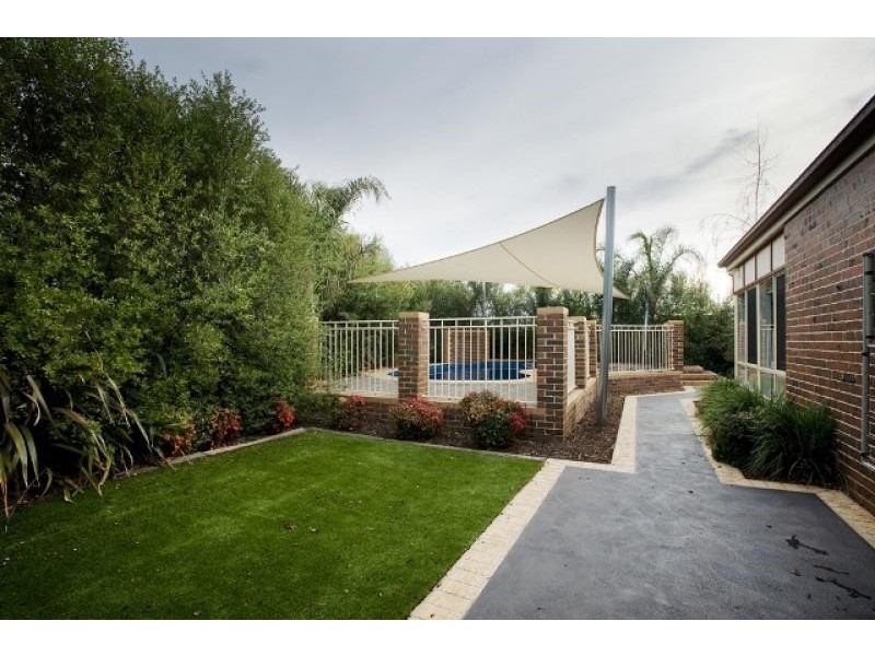 4 Drummond Court, Melton VIC 3337