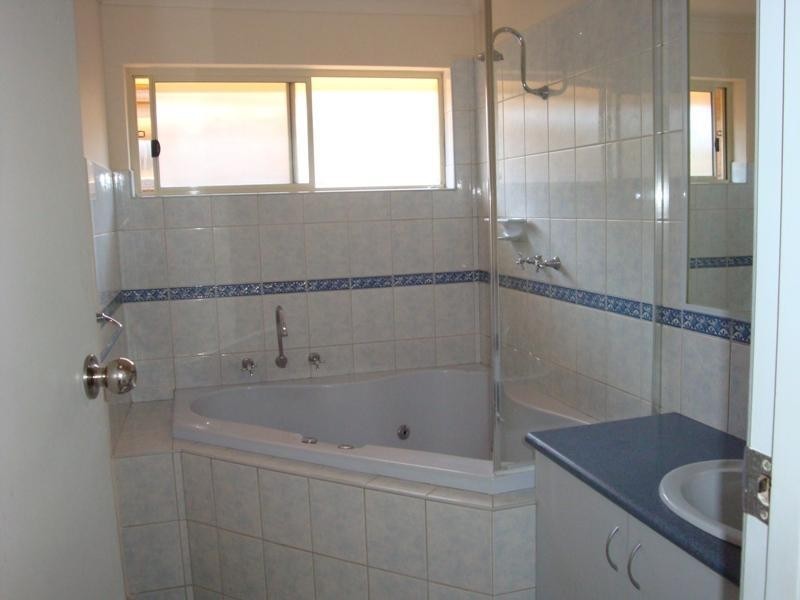 20 Perry Close, Melton VIC 3337