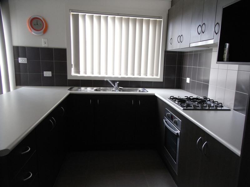 Unit 7/8-12 Granholm Grove, Melton West VIC 3337