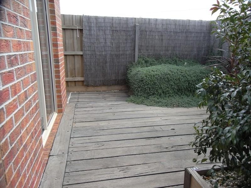 Unit 7/8-12 Granholm Grove, Melton West VIC 3337