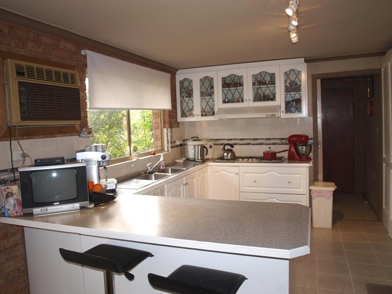 8 McDonald Street, Melton VIC 3337