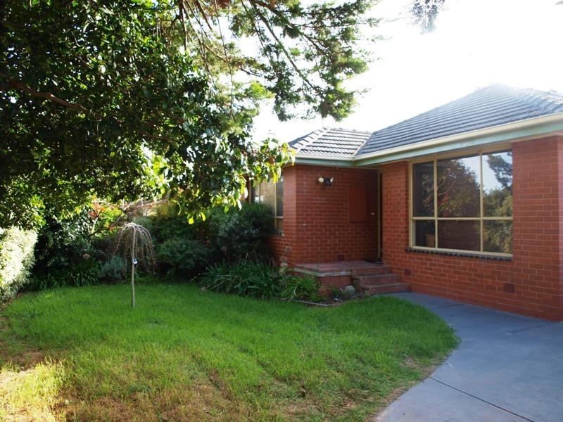2 Quail Crescent, Melton VIC 3337