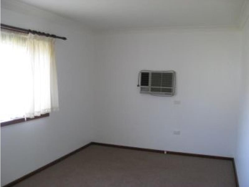 4 MARGARET AVENUE, Mount Austin NSW 2650